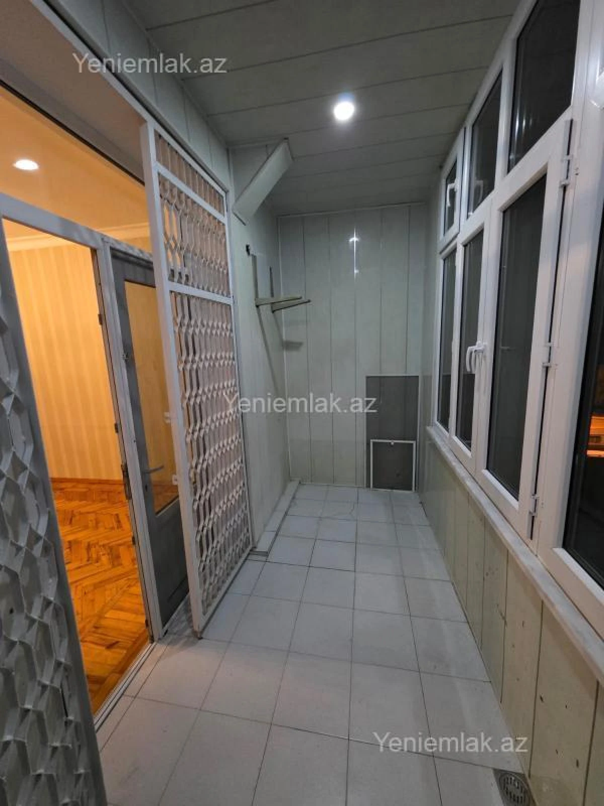 Satılır 2 otaqlı köhnə tikili 71 m²