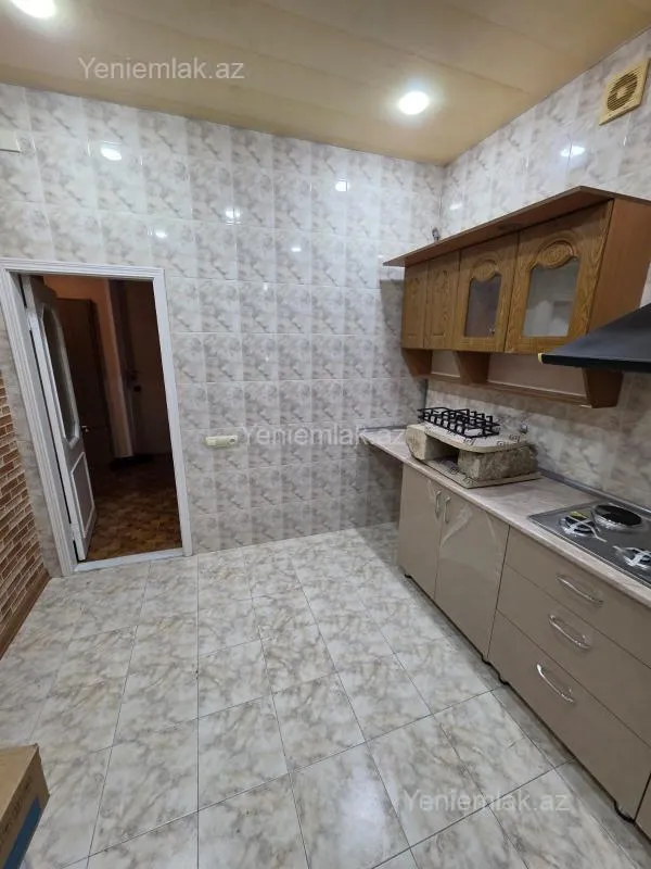 Satılır 2 otaqlı köhnə tikili 71 m²