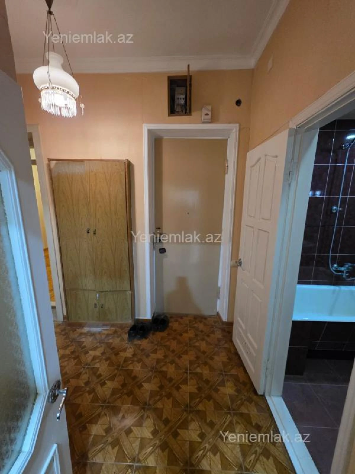 Satılır 2 otaqlı köhnə tikili 71 m²