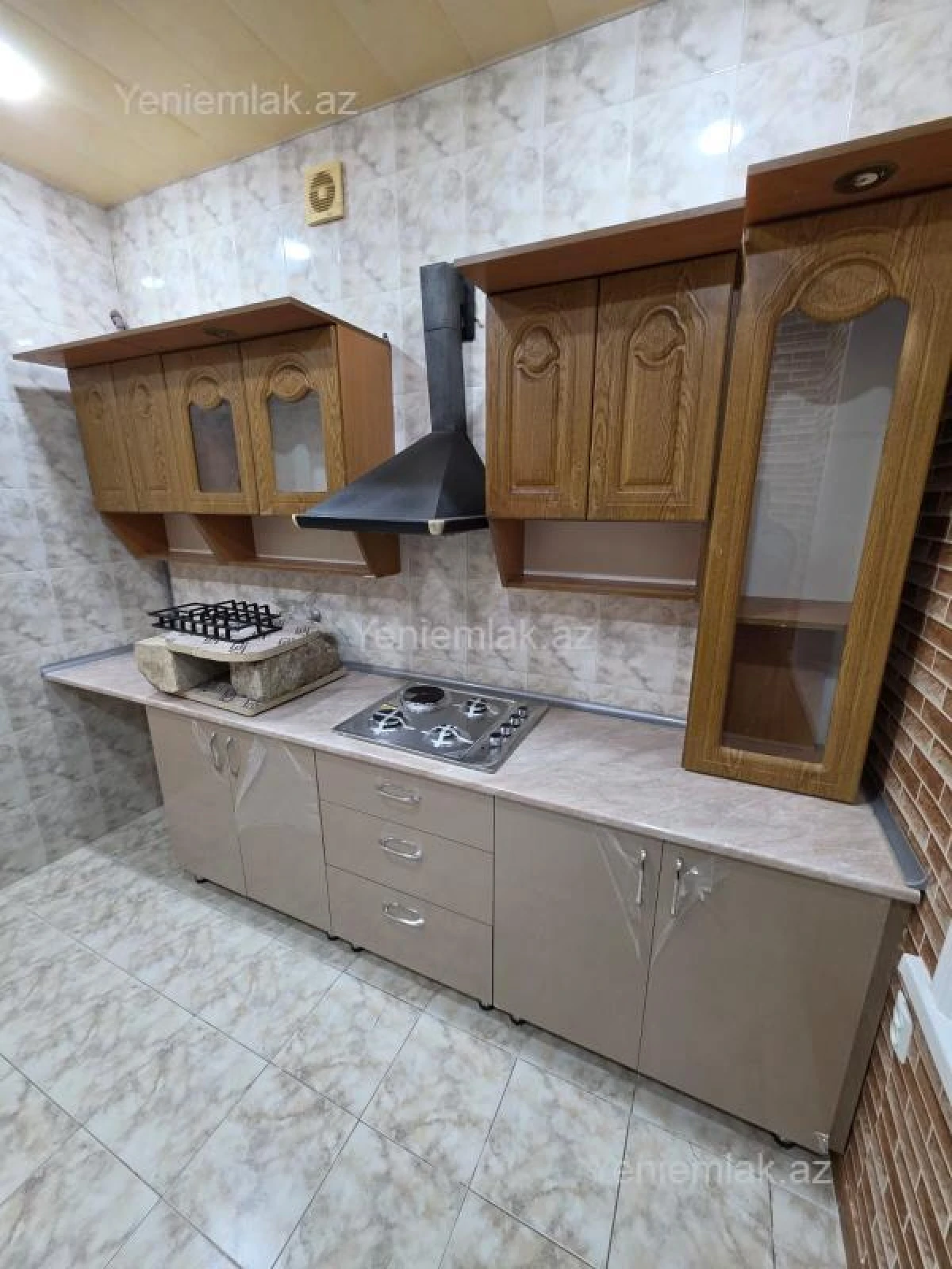 Satılır 2 otaqlı köhnə tikili 71 m²