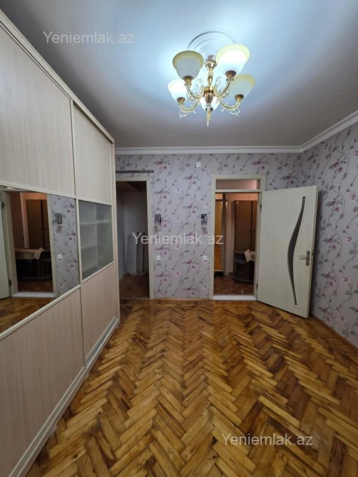 Satılır 2 otaqlı köhnə tikili 71 m²