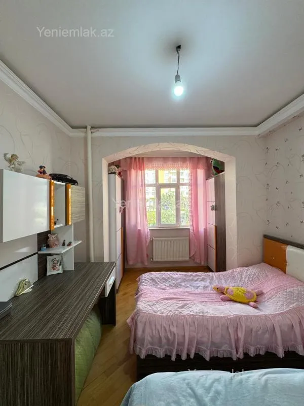 Satılır 3 otaqlı köhnə tikili 80 m²