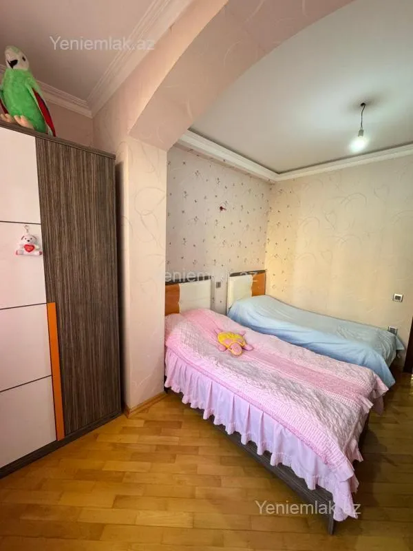 Satılır 3 otaqlı köhnə tikili 80 m²