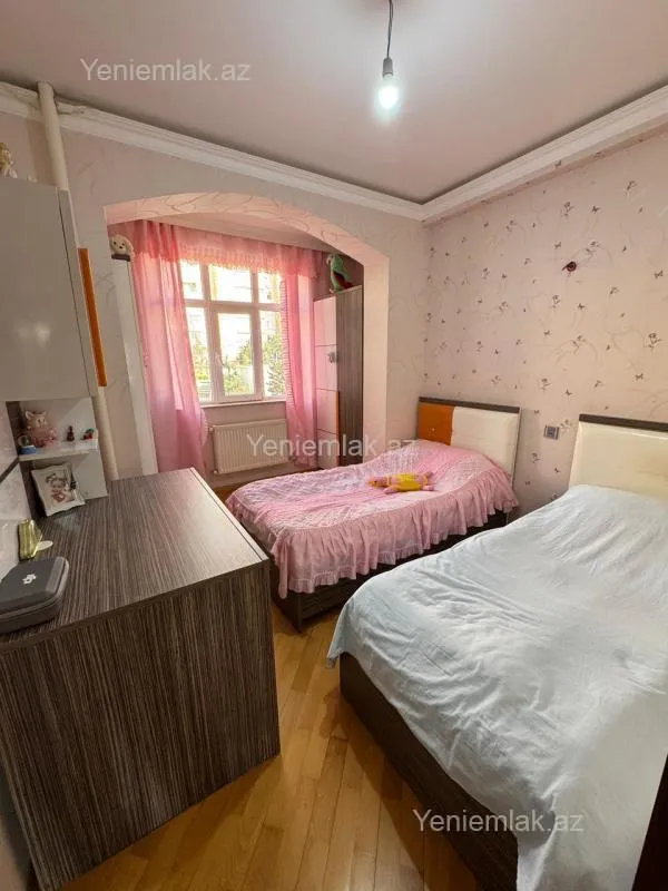 Satılır 3 otaqlı köhnə tikili 80 m²
