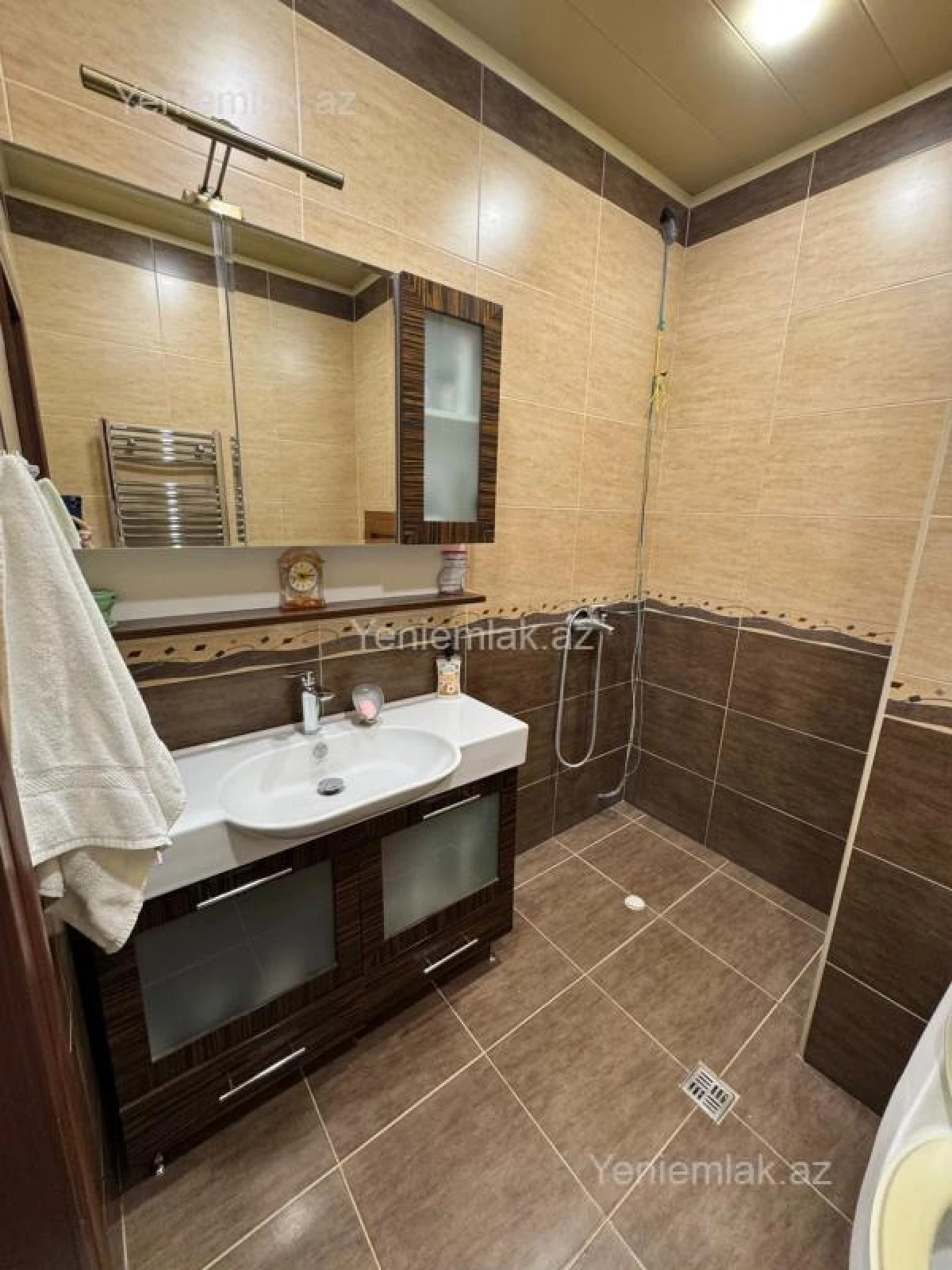 Satılır 3 otaqlı köhnə tikili 80 m²