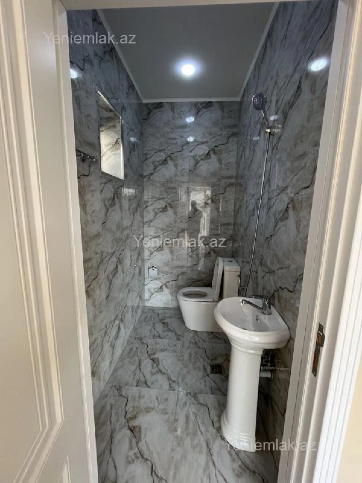 Satılır 2 otaqlı yeni tikili 50 m²