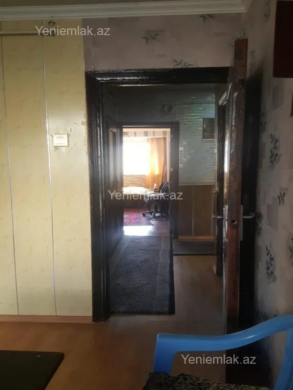 Satılır 4 otaqlı köhnə tikili 90 m²