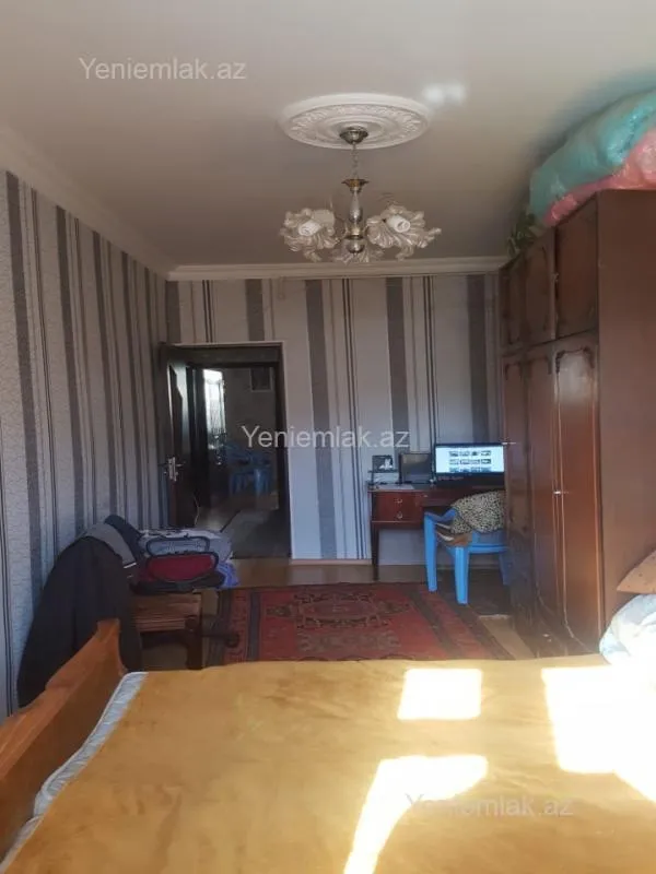 Satılır 4 otaqlı köhnə tikili 90 m²