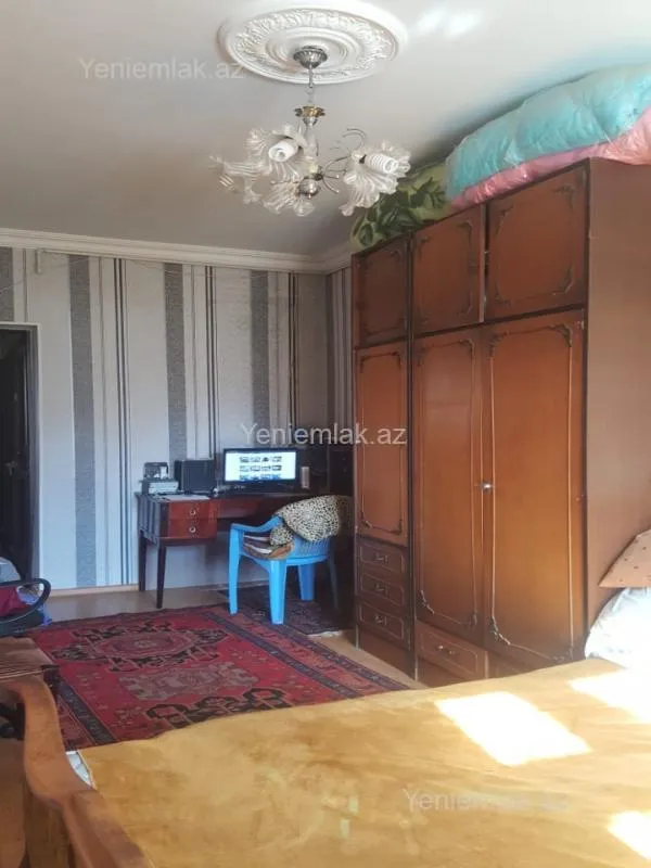 Satılır 4 otaqlı köhnə tikili 90 m²