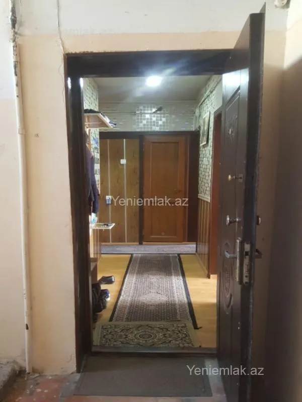 Satılır 4 otaqlı köhnə tikili 90 m²