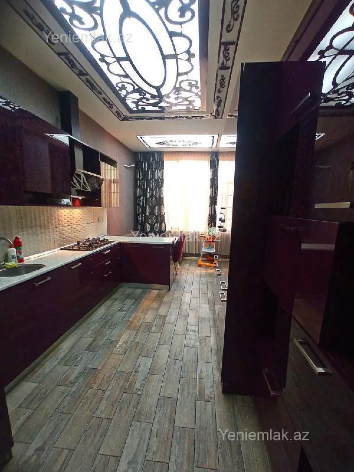 Satılır 4 otaqlı yeni tikili 180 m²