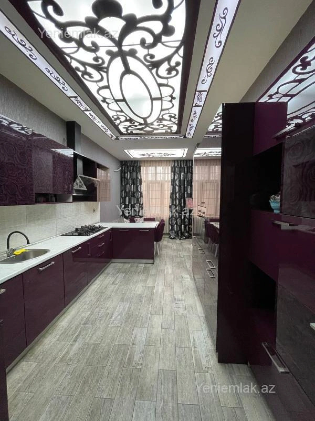 Satılır 4 otaqlı yeni tikili 180 m²