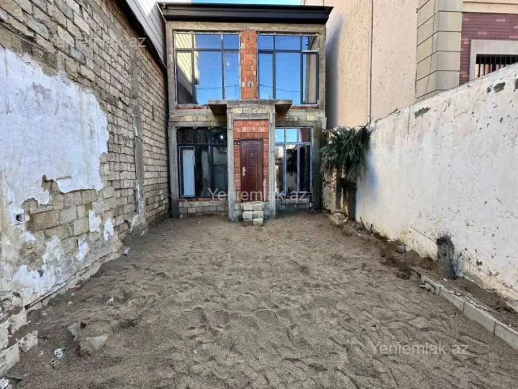 Satılır 4 otaqlı həyət evi 161 m²