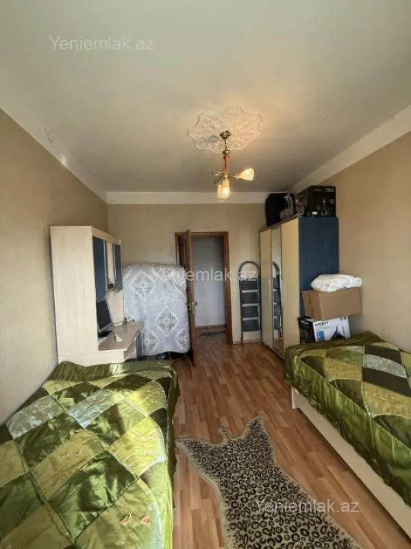 Satılır 5 otaqlı köhnə tikili 120 m²