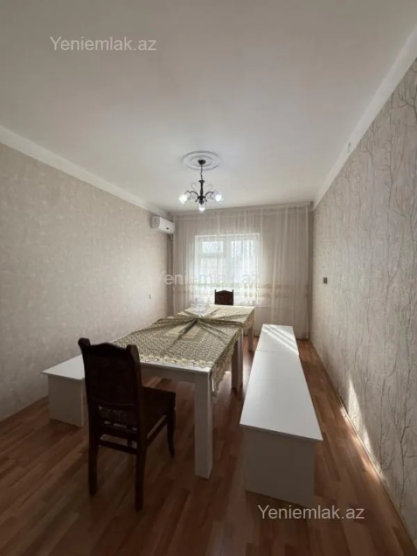 Satılır 5 otaqlı köhnə tikili 120 m²