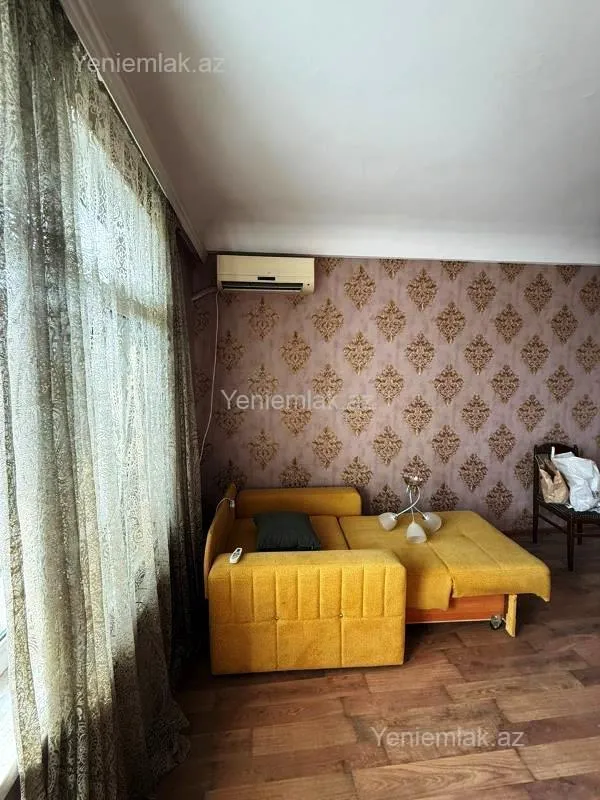 Satılır 1 otaqlı köhnə tikili 35 m²