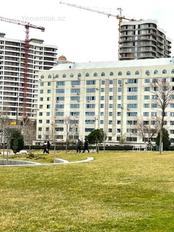 Satılır 3 otaqlı köhnə tikili 90 m²