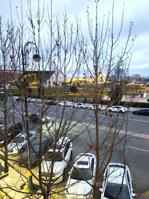 Satılır 3 otaqlı köhnə tikili 90 m²