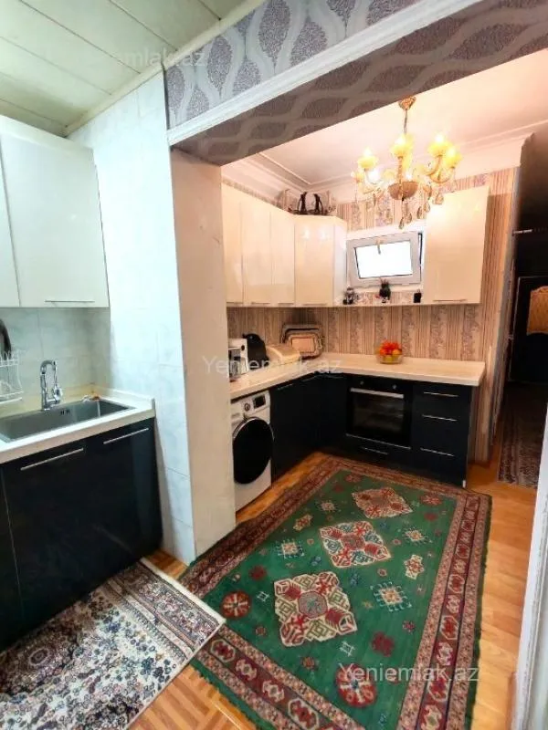 Satılır 3 otaqlı köhnə tikili 90 m²