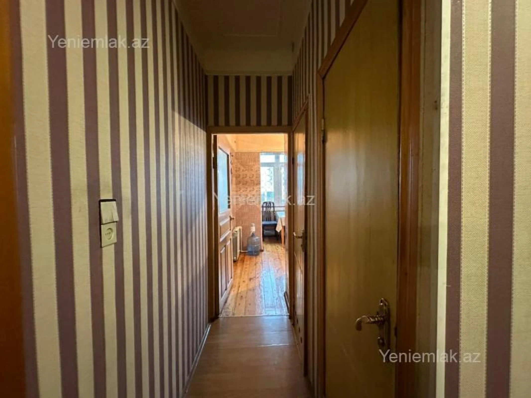 Satılır 4 otaqlı köhnə tikili 90 m²