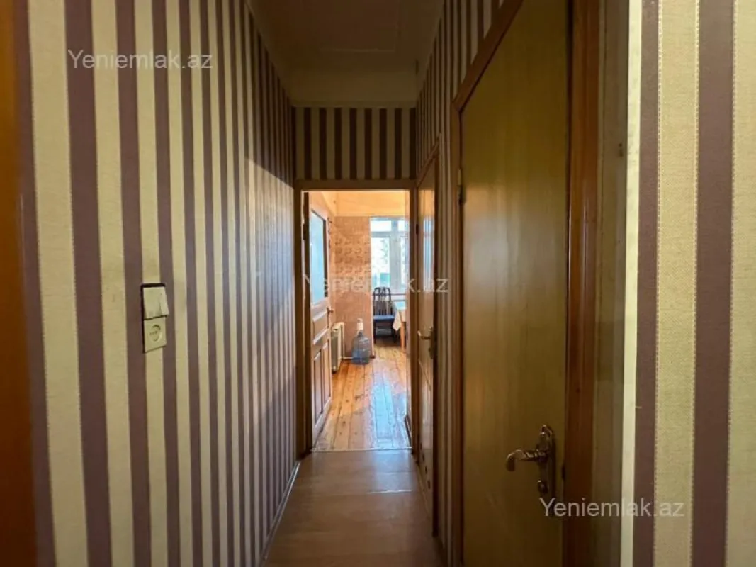 Satılır 4 otaqlı köhnə tikili 90 m²