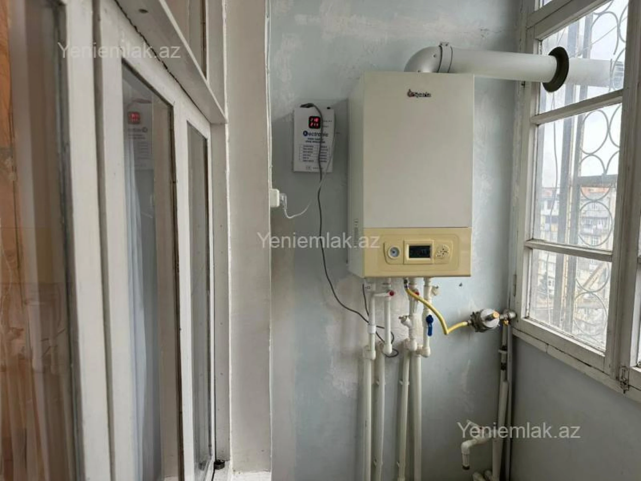 Satılır 4 otaqlı köhnə tikili 90 m²