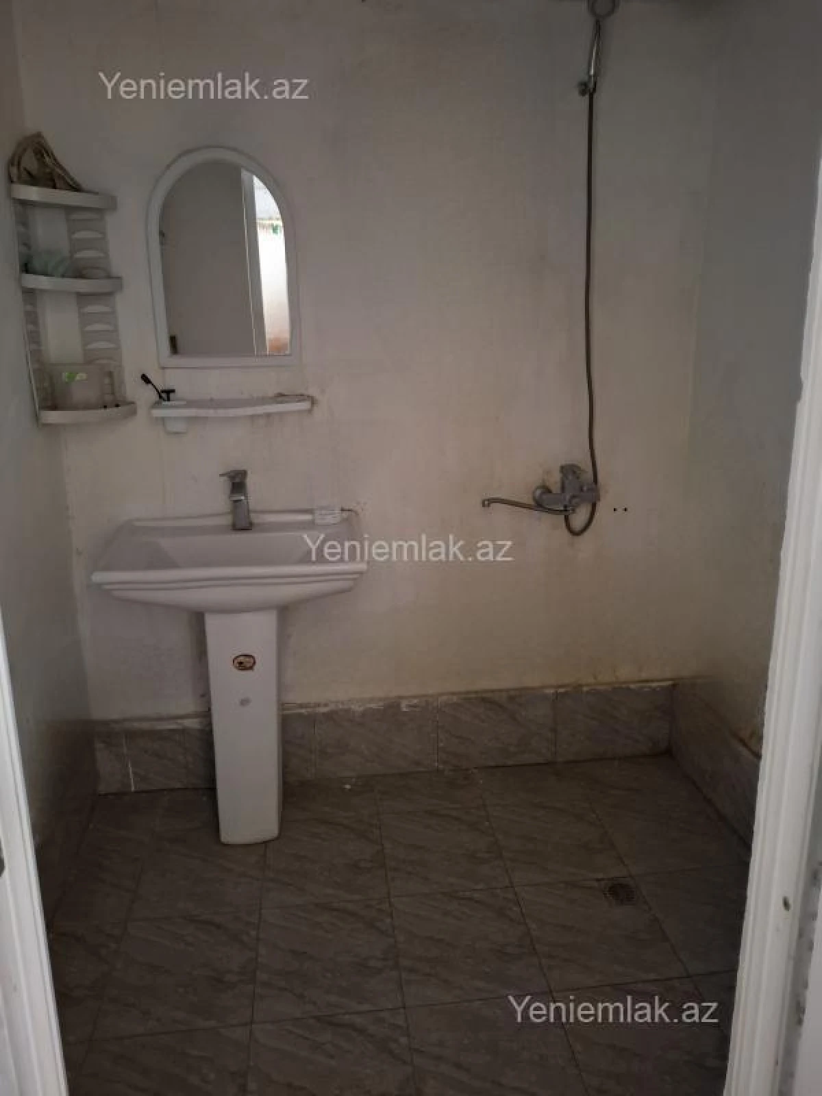 Satılır 4 otaqlı həyət evi 100 m²