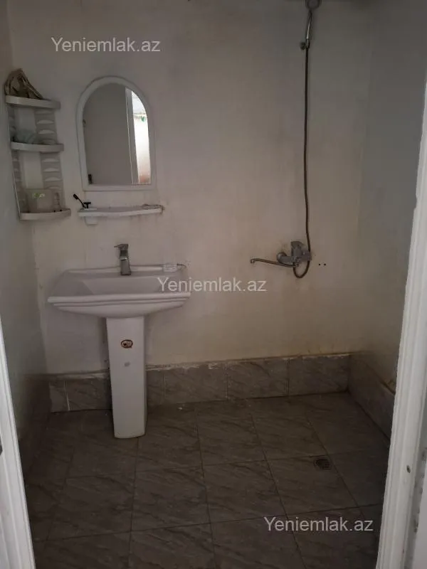 Satılır 4 otaqlı həyət evi 100 m²