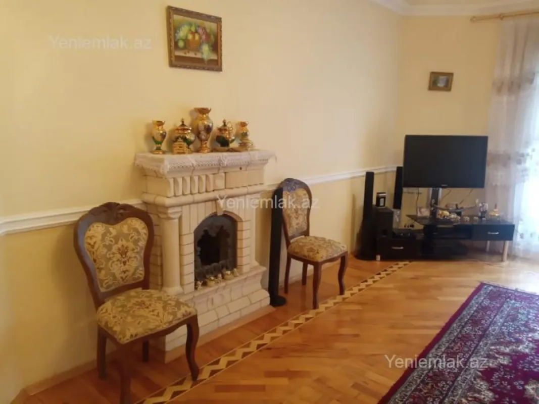 Satılır 6 otaqlı həyət evi 420 m²