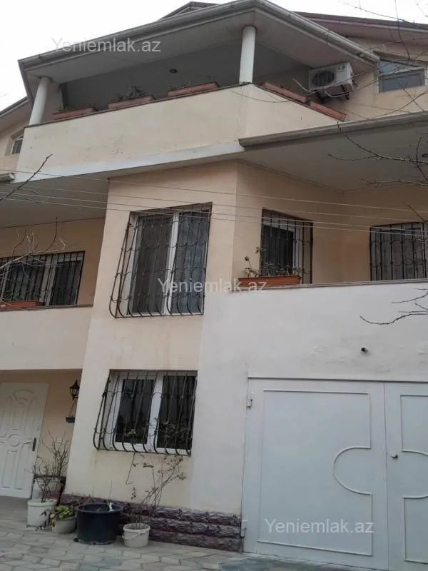 Satılır 6 otaqlı həyət evi 420 m²