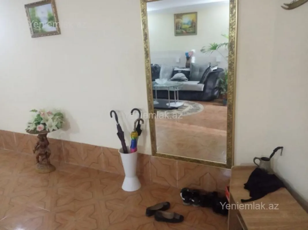 Satılır 6 otaqlı həyət evi 420 m²