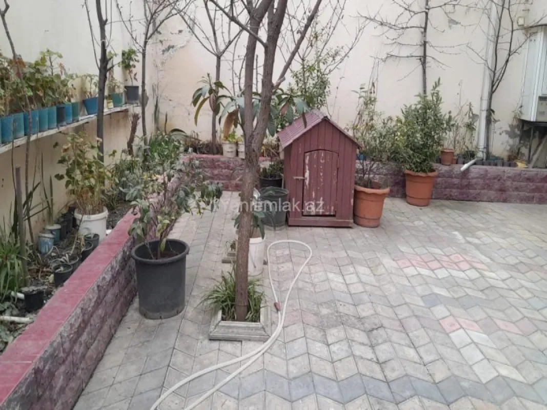 Satılır 6 otaqlı həyət evi 420 m²