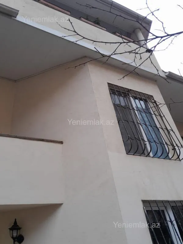 Satılır 6 otaqlı həyət evi 420 m²