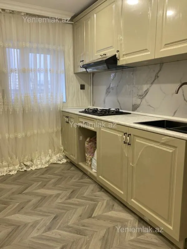 Satılır 3 otaqlı köhnə tikili 70 m²