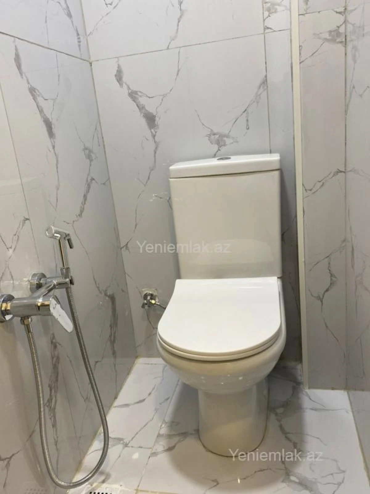 Satılır 3 otaqlı köhnə tikili 70 m²