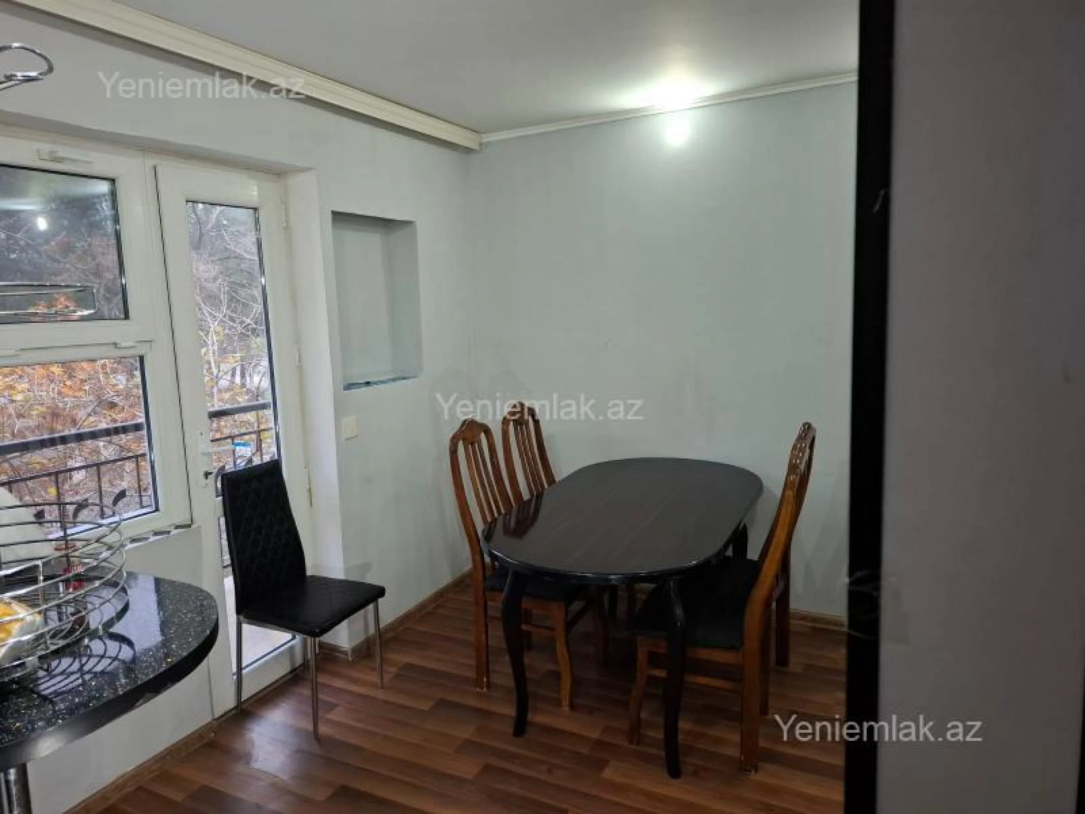 Satılır 1 otaqlı köhnə tikili 32 m²