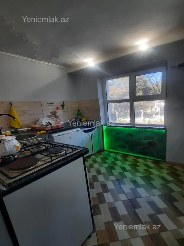 Satılır 1 otaqlı köhnə tikili 32 m²