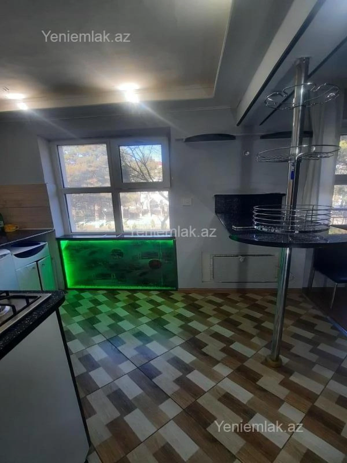 Satılır 1 otaqlı köhnə tikili 32 m²