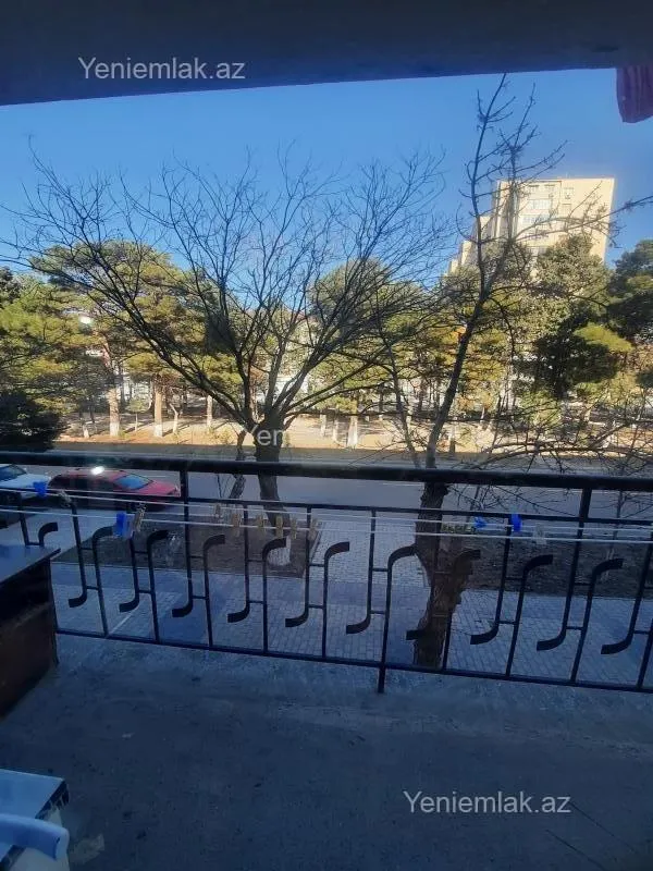 Satılır 1 otaqlı köhnə tikili 32 m²