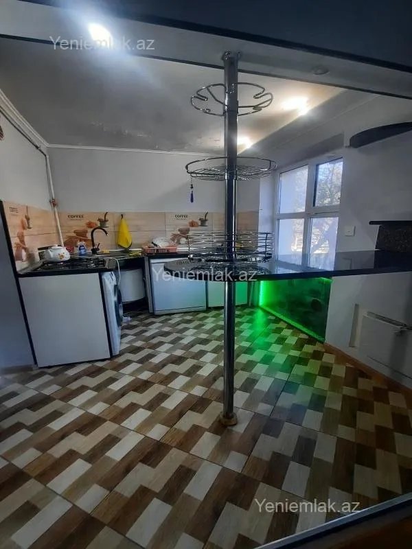 Satılır 1 otaqlı köhnə tikili 32 m²