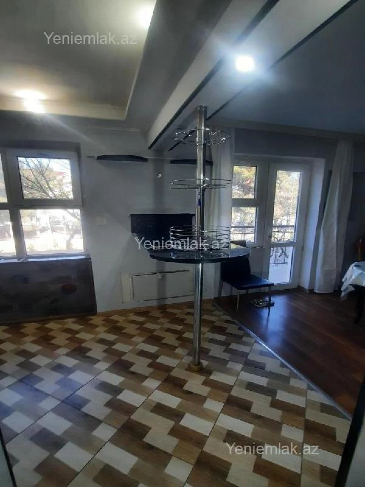 Satılır 1 otaqlı köhnə tikili 32 m²
