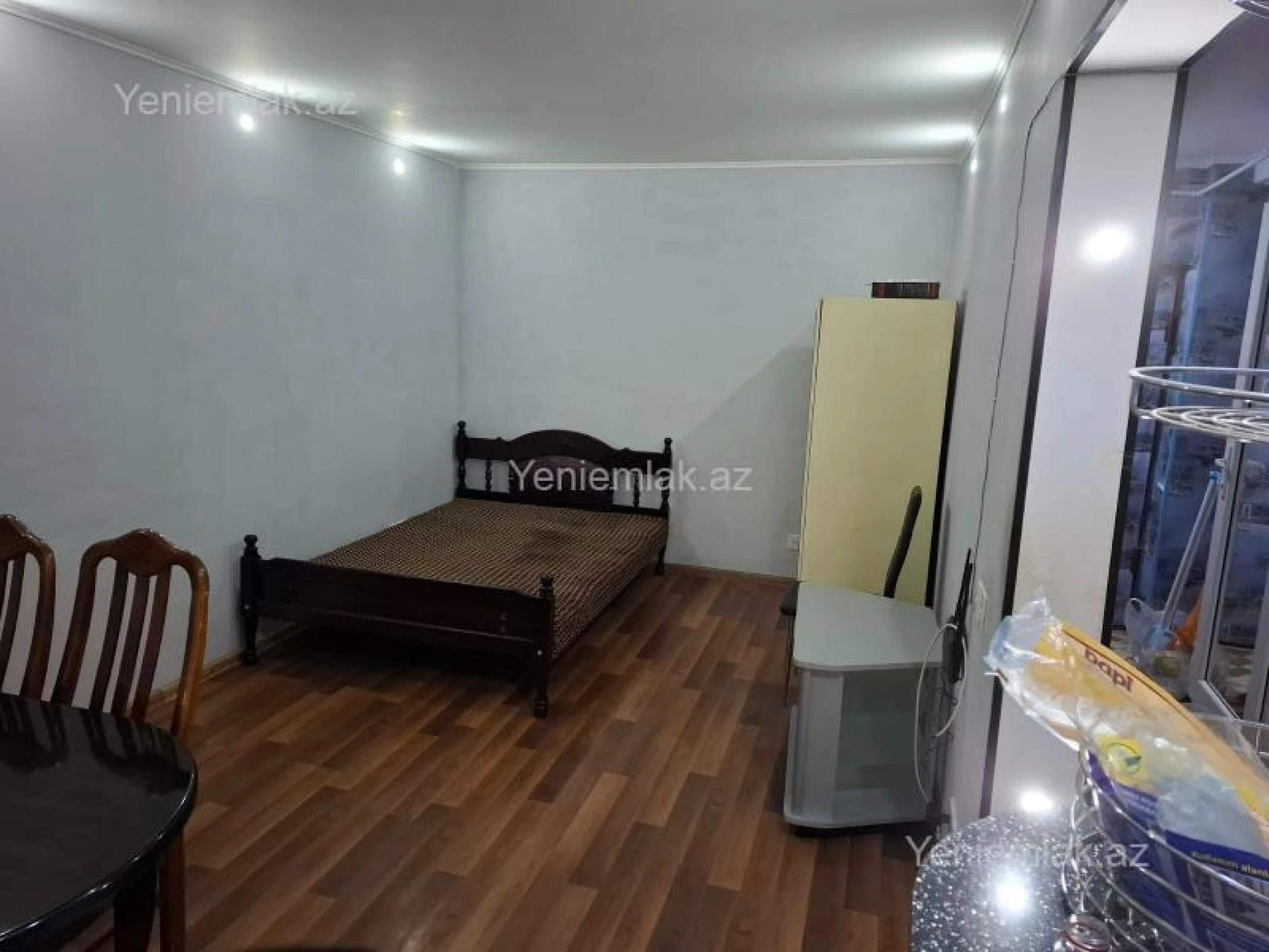 Satılır 1 otaqlı köhnə tikili 32 m²
