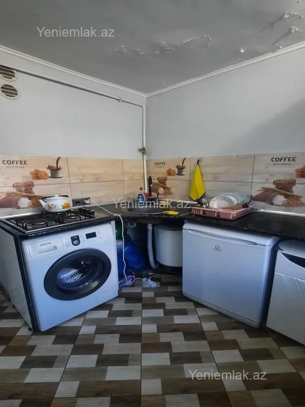 Satılır 1 otaqlı köhnə tikili 32 m²