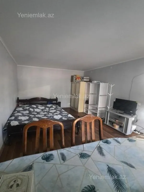 Satılır 1 otaqlı köhnə tikili 32 m²