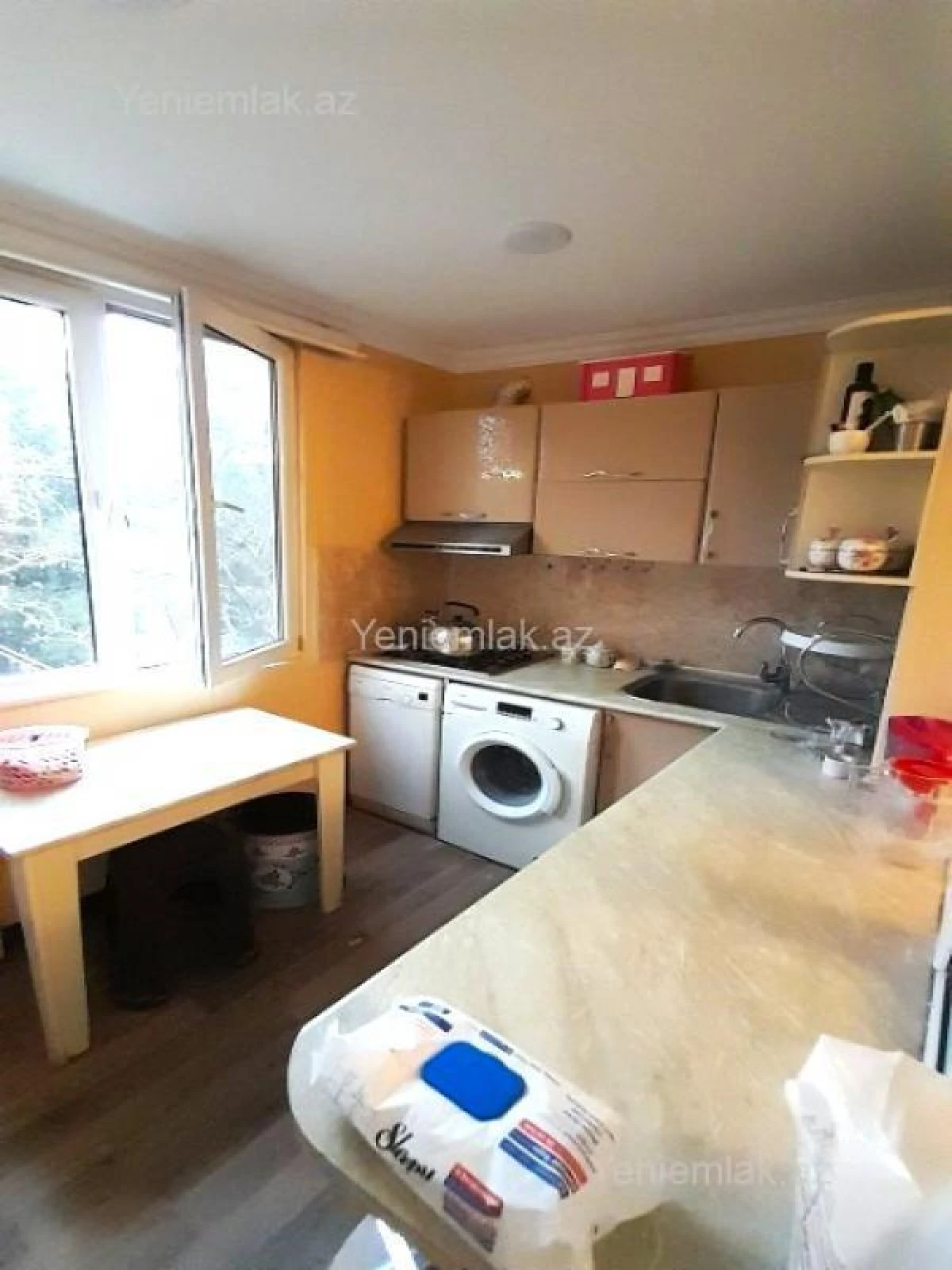 Satılır 3 otaqlı köhnə tikili 65 m²