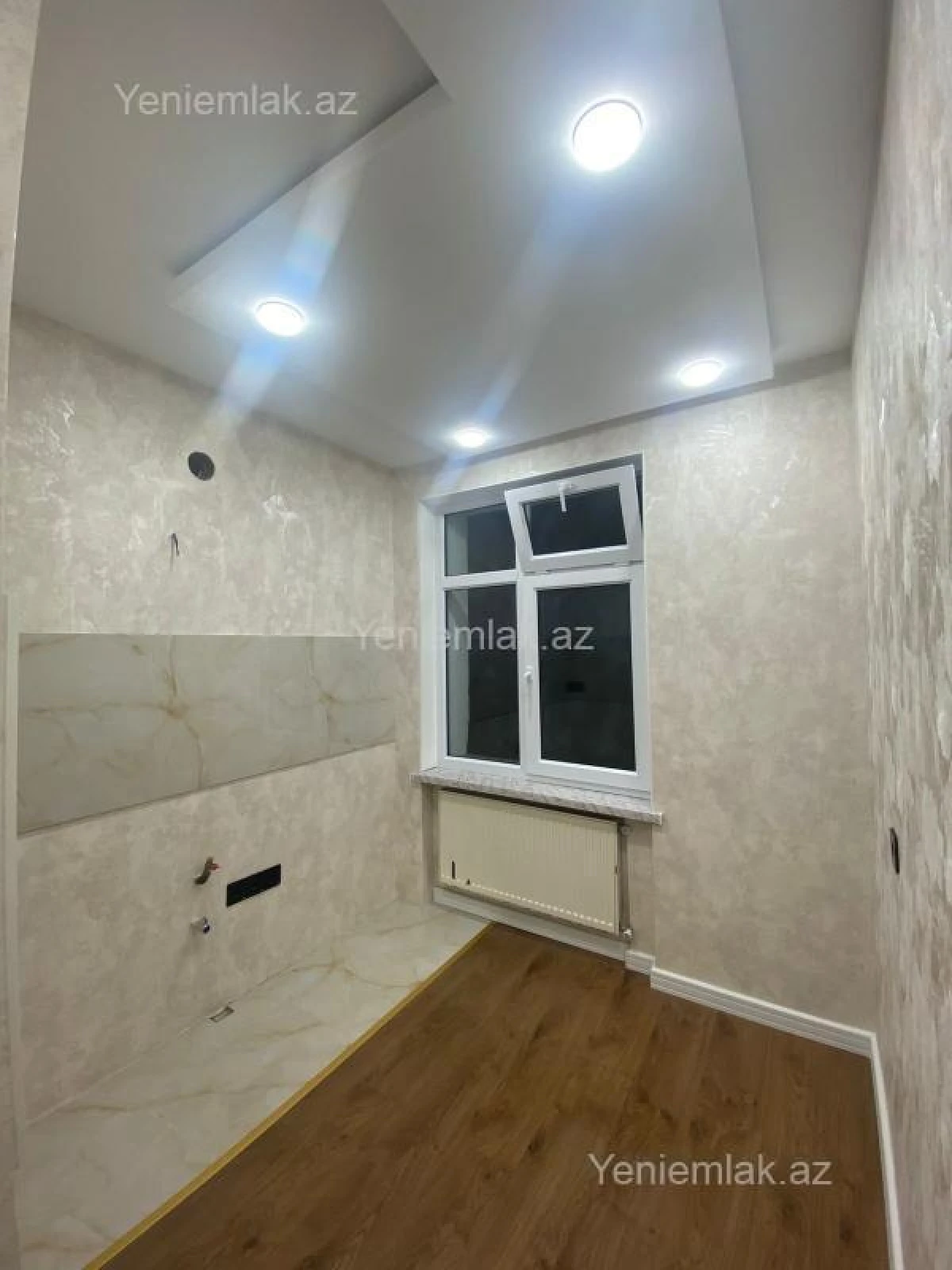 Satılır 2 otaqlı köhnə tikili 60 m²