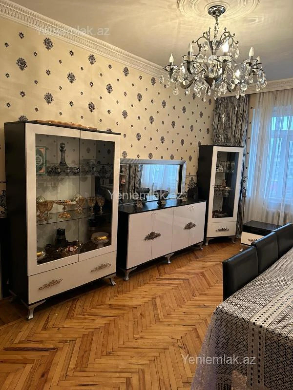 Satılır 4 otaqlı köhnə tikili 110 m²