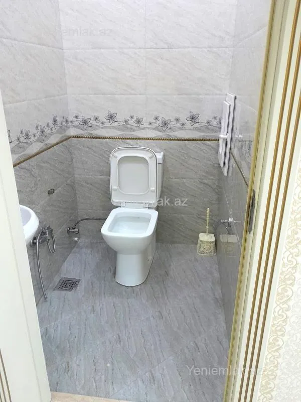 Satılır 3 otaqlı yeni tikili 135 m²