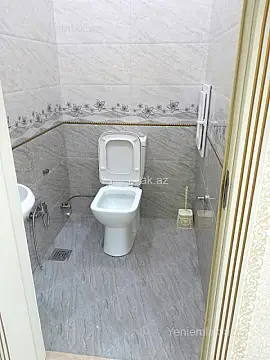 Satılır 3 otaqlı yeni tikili 135 m²