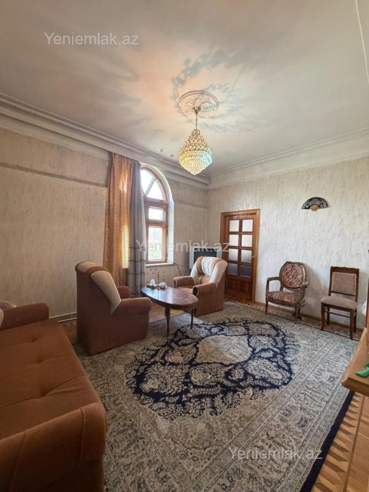Satılır 2 otaqlı köhnə tikili 70 m²